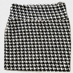 Skirt black & white medium